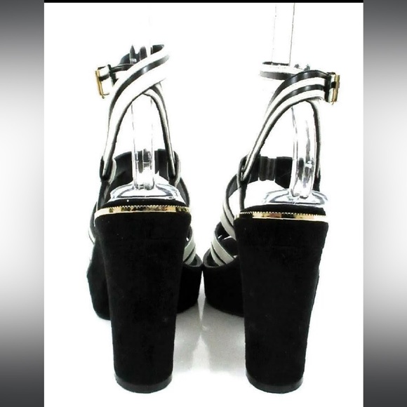 Ferragamo heels - Picture 2 of 13